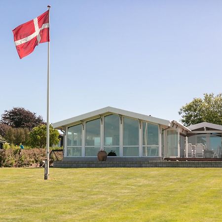 Strandhuset. Asperup Экстерьер фото
