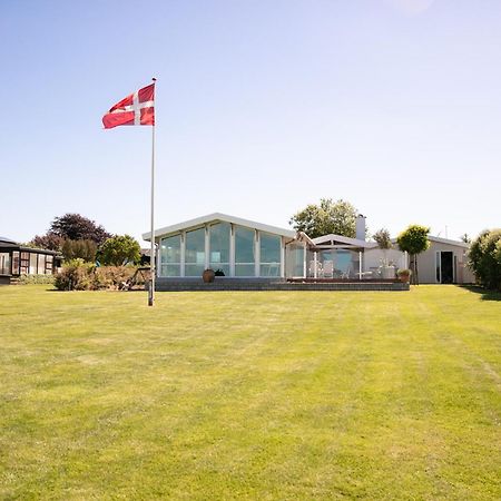 Strandhuset. Asperup Экстерьер фото