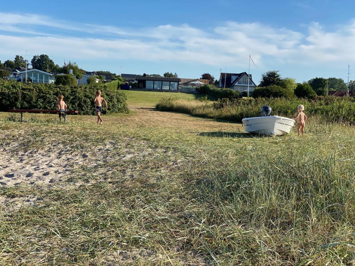 Strandhuset. Asperup Экстерьер фото